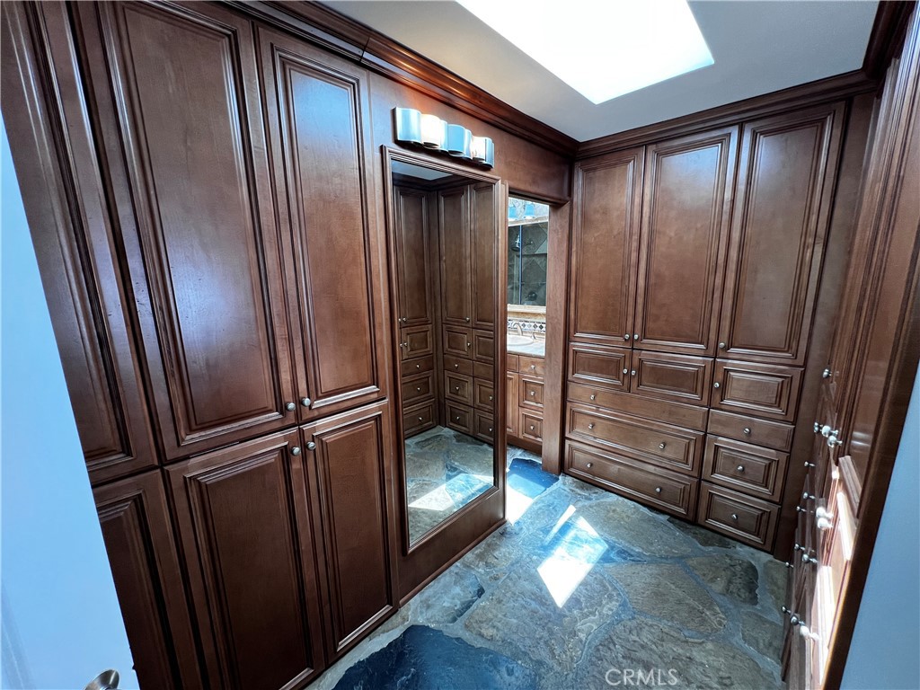 MLS #OC25182899 img 21