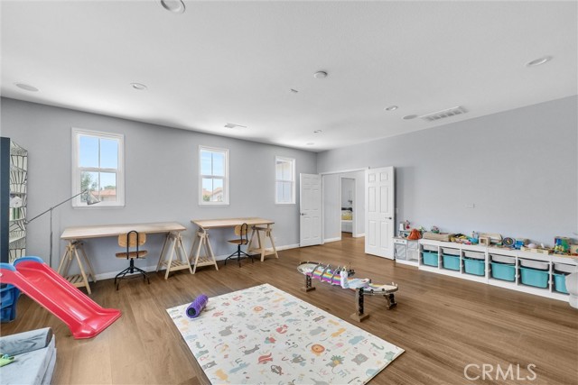6895 Guinevere Court, Eastvale CA: https://media.crmls.org/medias/2ef2bade-6ee3-44e9-b726-f42e1d1078f6.jpg