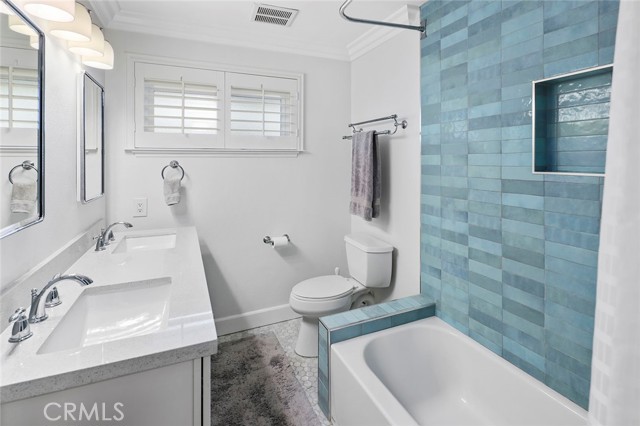 Detail Gallery Image 9 of 28 For 16875 Canyon Lane, Huntington Beach,  CA 92649 - 3 Beds | 2 Baths