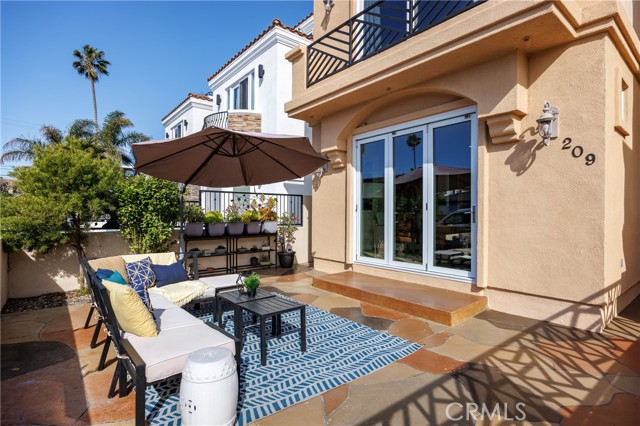 Detail Gallery Image 39 of 42 For 209 Chicago Ave, Huntington Beach,  CA 92648 - 3 Beds | 3/2 Baths