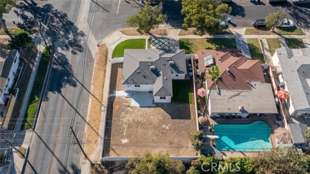 Detail Gallery Image 34 of 35 For 8002 Hazeltine Ave, Panorama City,  CA 91402 - 3 Beds | 2 Baths