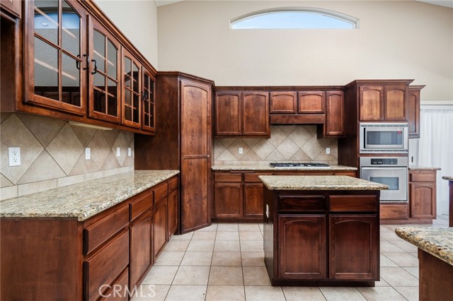 Detail Gallery Image 15 of 62 For 13325 Smith Rd, Phelan,  CA 92371 - 4 Beds | 2/1 Baths