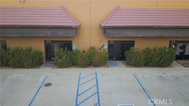 17229 Lemon Street, Hesperia, California 92345, ,Commercial Lease,For Rent,17229 Lemon Street,CRHD24210683