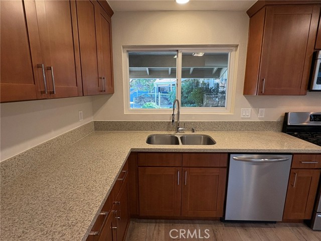 Detail Gallery Image 16 of 41 For 20420 Keswick St, Winnetka,  CA 91306 - 4 Beds | 3 Baths