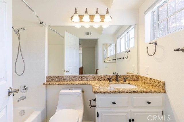 Detail Gallery Image 12 of 27 For 31256 Quail Valley Rd, Castaic,  CA 91384 - 3 Beds | 3 Baths