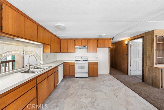 2121 Nadeau Street, Mojave CA: https://media.crmls.org/medias/2ef5984c-0a8d-41e1-b60a-211932ebbefd.jpg