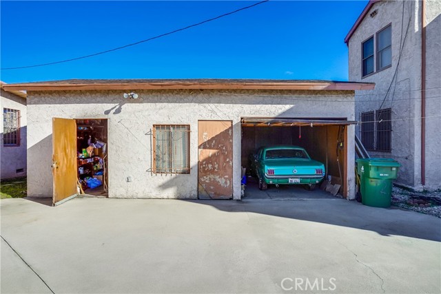 725 W 85th Street, Los Angeles, California 90044, ,Residential Income,For Sale,725 W 85th Street,CRSB24007515