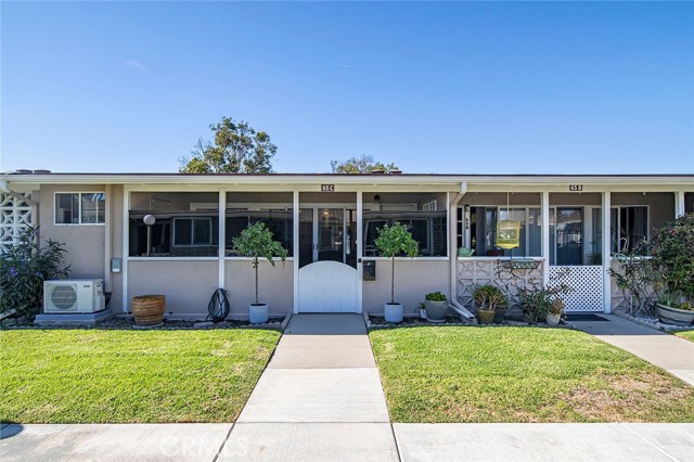 Detail Gallery Image 1 of 30 For 13881 Thunderbird Rd 65c - M-1,  Seal Beach,  CA 90740 - 1 Beds | 1 Baths