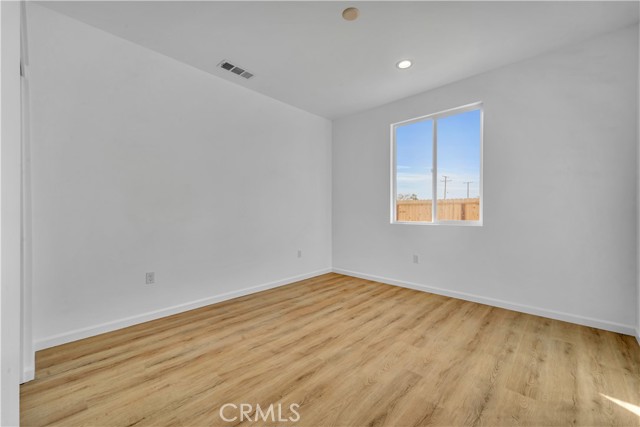 Detail Gallery Image 23 of 39 For 9224 Holly Ave, California City,  CA 93505 - 4 Beds | 3 Baths