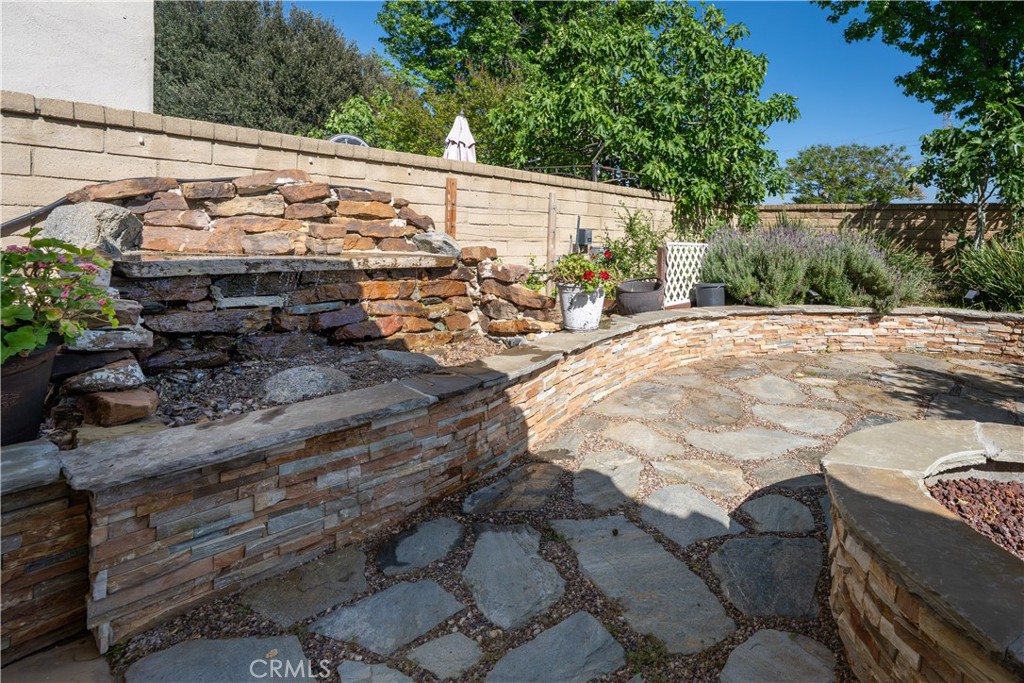 https://media.crmls.org/medias/2ef6e610-7b6c-49c3-8cce-5489eadf404e.jpg?preset=X-Large