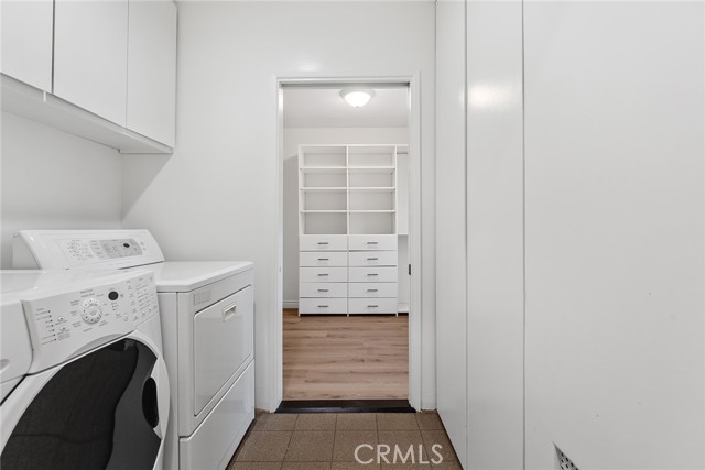 11053 Strathmore Drive, Westwood - Century City CA: https://media.crmls.org/medias/2ef7acbc-0287-4995-8fed-c9f96d85f561.jpg