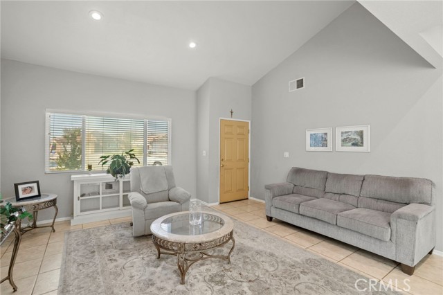 Detail Gallery Image 6 of 23 For 12440 Cardinal, Grand Terrace,  CA 92313 - 3 Beds | 2 Baths