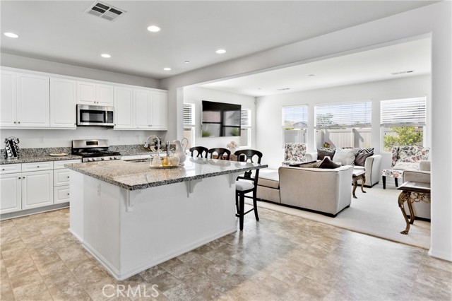 Detail Gallery Image 4 of 47 For 29304 Bent Grass, Lake Elsinore,  CA 92530 - 4 Beds | 3 Baths