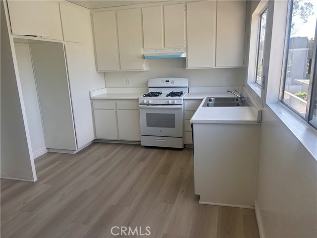 Detail Gallery Image 5 of 20 For 167 Briarwood, Irvine,  CA 92604 - 3 Beds | 1 Baths