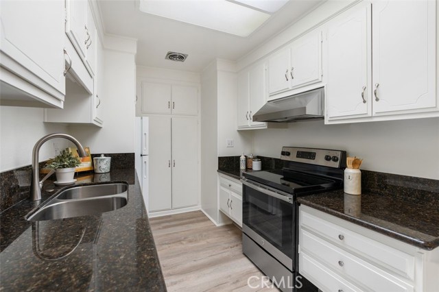 Detail Gallery Image 15 of 44 For 2119 via Puerta #O,  Laguna Woods,  CA 92637 - 1 Beds | 1 Baths