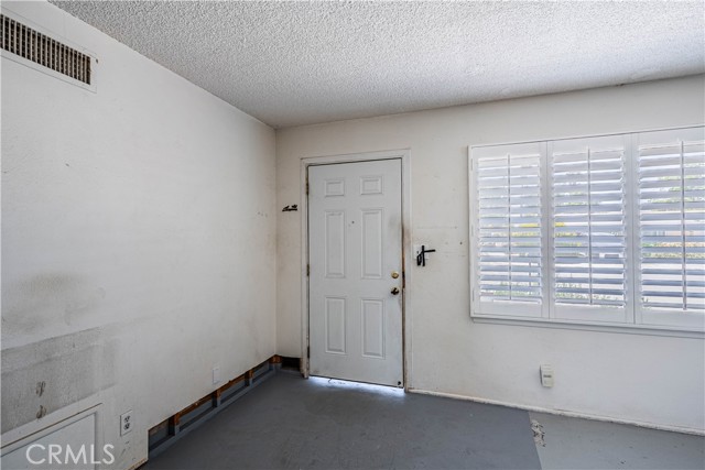Detail Gallery Image 5 of 25 For 291 Mary Ln, Hemet,  CA 92543 - 2 Beds | 2 Baths