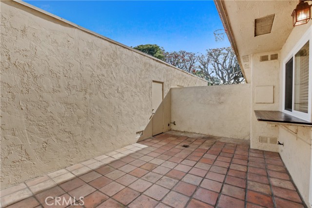 Detail Gallery Image 16 of 19 For 2438 Vista Hogar, Newport Beach,  CA 92660 - 3 Beds | 1/1 Baths