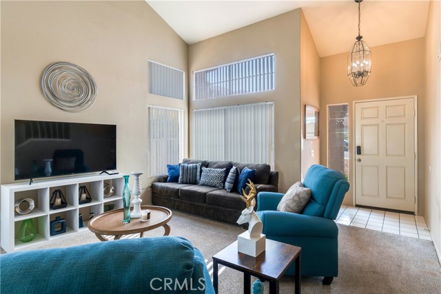 Detail Gallery Image 2 of 37 For 21280 Ocasey Ct, Moreno Valley,  CA 92557 - 5 Beds | 3/1 Baths