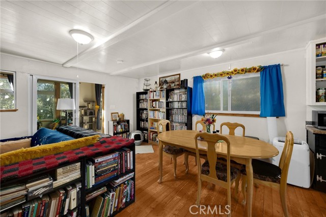 Detail Gallery Image 11 of 30 For 32876 Lone Pine Dr, Running Springs,  CA 92382 - 2 Beds | 1 Baths