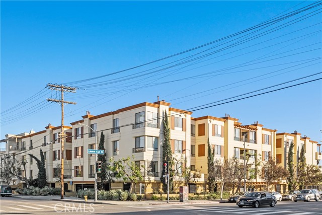 Detail Gallery Image 3 of 28 For 6938 Laurel Canyon Blvd #304,  North Hollywood,  CA 91605 - 2 Beds | 2 Baths