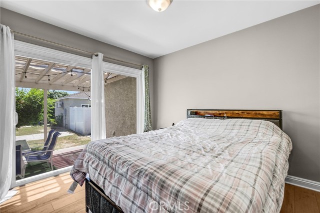 18026 Duncan Street, Encino CA: https://media.crmls.org/medias/2efae57a-e6d1-43f6-84c0-6627a8b418c1.jpg