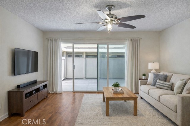 Detail Gallery Image 14 of 18 For 806 Coriander #C,  Torrance,  CA 90502 - 2 Beds | 2 Baths