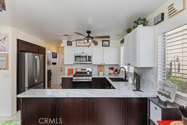 851 Blossomcreek Lane, Corona CA: https://media.crmls.org/medias/2efb9f41-0867-434c-ad3d-4167afe04c76.jpg