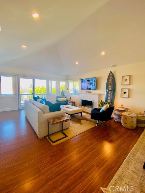 820 Gardenia Way, Corona del Mar CA: https://media.crmls.org/medias/2efbe3f1-eef3-45ef-850d-f32dcc4f6214.jpg
