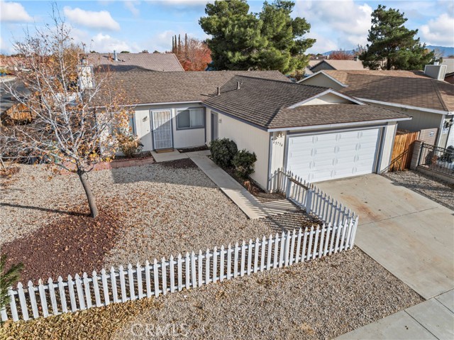 Detail Gallery Image 2 of 27 For 43754 Ponderosa St, Lancaster,  CA 93535 - 3 Beds | 2 Baths