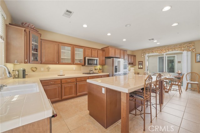 Detail Gallery Image 4 of 67 For 28245 Little Lake Ct, Menifee,  CA 92585 - 4 Beds | 3/1 Baths