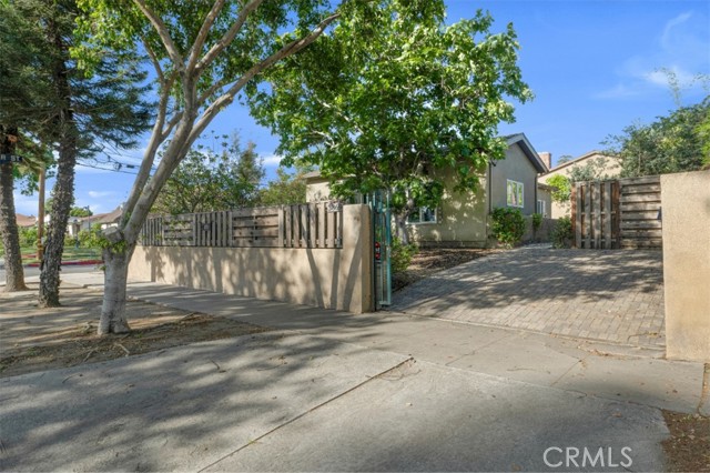 Image 36 of 57 For 3760 Dover Street