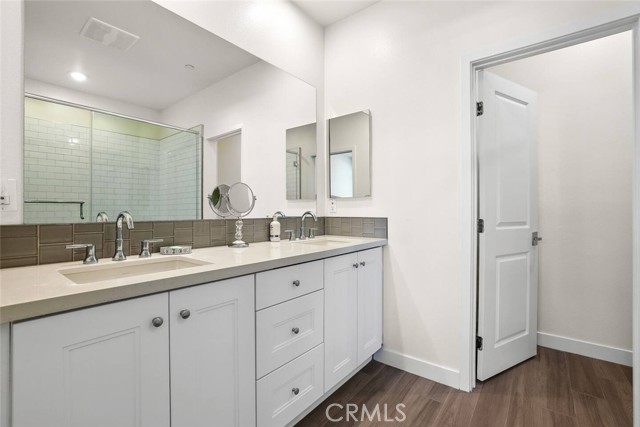 Detail Gallery Image 16 of 29 For 985 Doheny Way, Dana Point,  CA 92629 - 2 Beds | 2/1 Baths