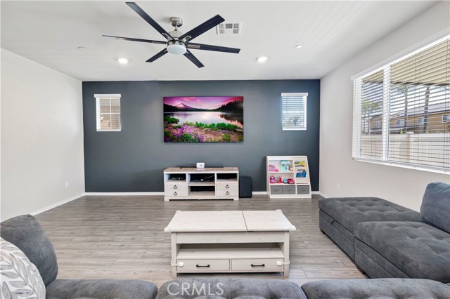 32942 Forgecroft Street, Menifee CA: https://media.crmls.org/medias/2efe9923-cc75-4ccd-8faa-9d40cf870b32.jpg