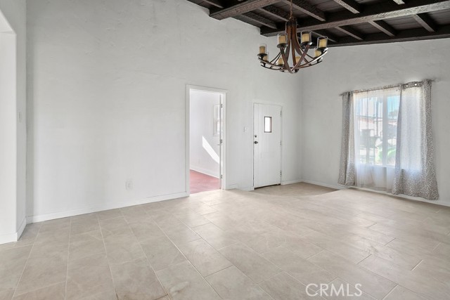 2370 Pine, Long Beach CA: https://media.crmls.org/medias/2eff4826-ba30-4230-b8f2-511149e50af3.jpg
