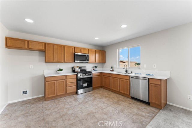 Detail Gallery Image 10 of 46 For 42570 72nd St, Lancaster,  CA 93536 - 4 Beds | 2/1 Baths