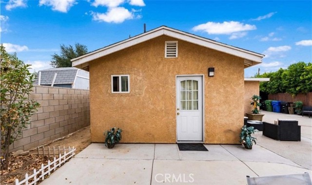 7327 N Loma Verde Avenue, Canoga Park CA: https://media.crmls.org/medias/2effc5ad-5b6c-4f4d-aa65-b729eb40791a.jpg