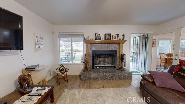 Detail Gallery Image 6 of 43 For 212 Hill View Ln., Coalinga,  CA 93210 - 5 Beds | 3 Baths