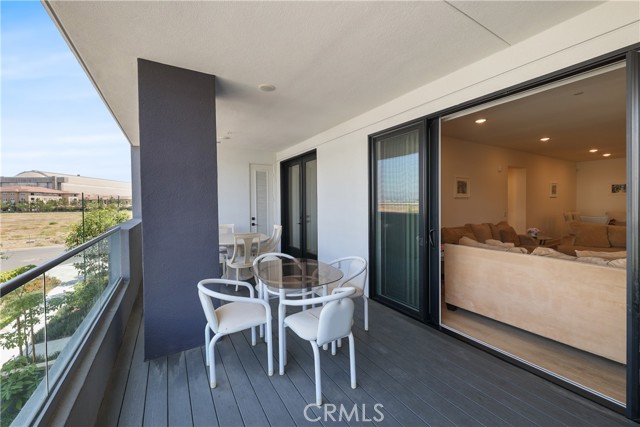 16235 Dawn Way, Tustin CA: https://media.crmls.org/medias/2f002afc-9189-4e6d-ace4-c1d075eee152.jpg