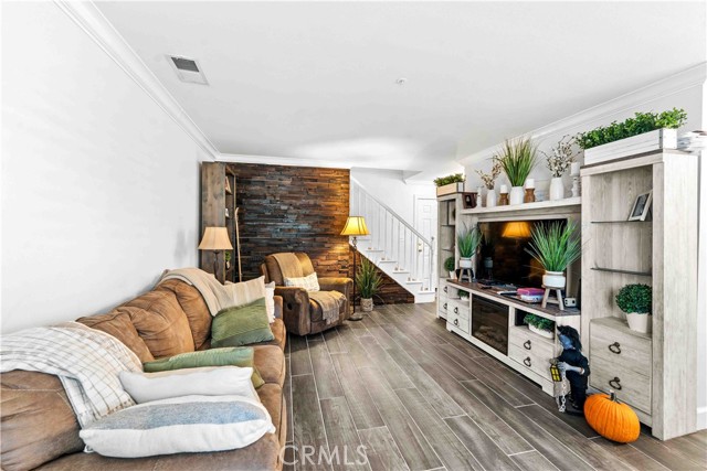 327 North 3RD, K photo 9