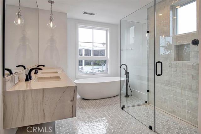 Detail Gallery Image 13 of 23 For 710 Avocado Ave a,  Corona Del Mar,  CA 92625 - 3 Beds | 3/1 Baths