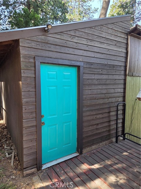 Detail Gallery Image 9 of 32 For 23553 Lake Dr, Crestline,  CA 92325 - 2 Beds | 2 Baths