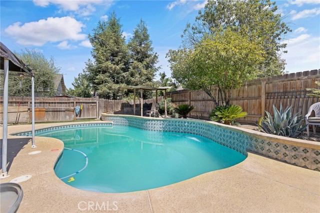 Detail Gallery Image 1 of 8 For 1188 Palo Alto St, Tulare,  CA 93274 - 3 Beds | 2 Baths