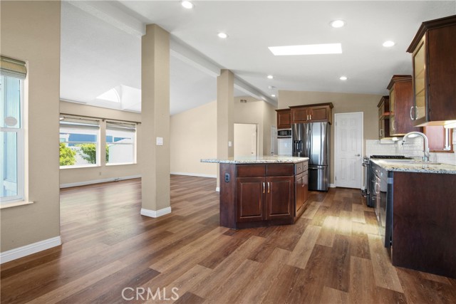 2550 Pacific Coast, Torrance CA: https://media.crmls.org/medias/2f02951b-8847-4b37-be11-c40f92c2d16a.jpg