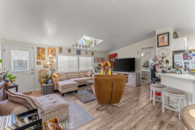 Detail Gallery Image 9 of 35 For 21851 Newland St #37,  Huntington Beach,  CA 92646 - 1 Beds | 1 Baths