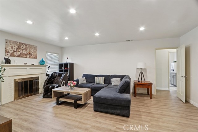 Detail Gallery Image 3 of 24 For 1120 Highland Oaks Dr, Arcadia,  CA 91006 - 4 Beds | 3 Baths