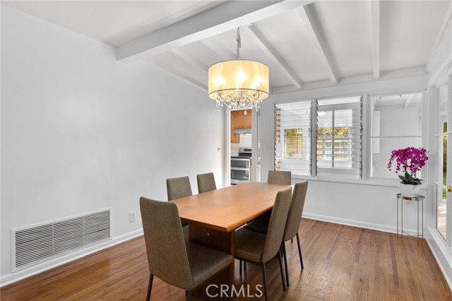 Detail Gallery Image 12 of 51 For 2976 Lombardy Rd, Pasadena,  CA 91107 - 3 Beds | 2 Baths