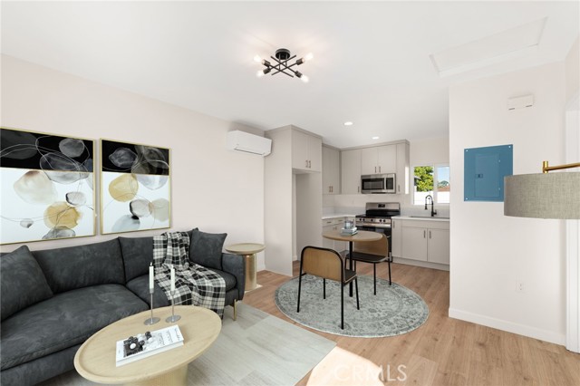 Detail Gallery Image 28 of 54 For 2155 Euclid Ave, Long Beach,  CA 90815 - – Beds | – Baths