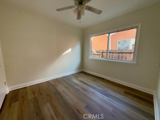 Detail Gallery Image 23 of 28 For 18648 Gledhill, Northridge,  CA 91324 - 4 Beds | 2 Baths