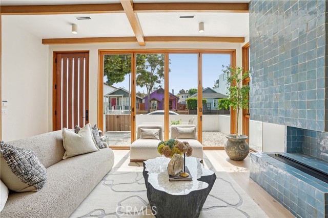 Image 5 of 66 For 647 Navy Street