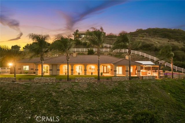 Detail Gallery Image 4 of 60 For 40055 Valle Vista, Murrieta,  CA 92562 - 4 Beds | 4 Baths